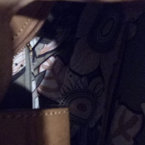 Brown - Picture 3 of 3